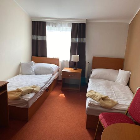 Hotel Cerny Orel Zatec Exterior foto