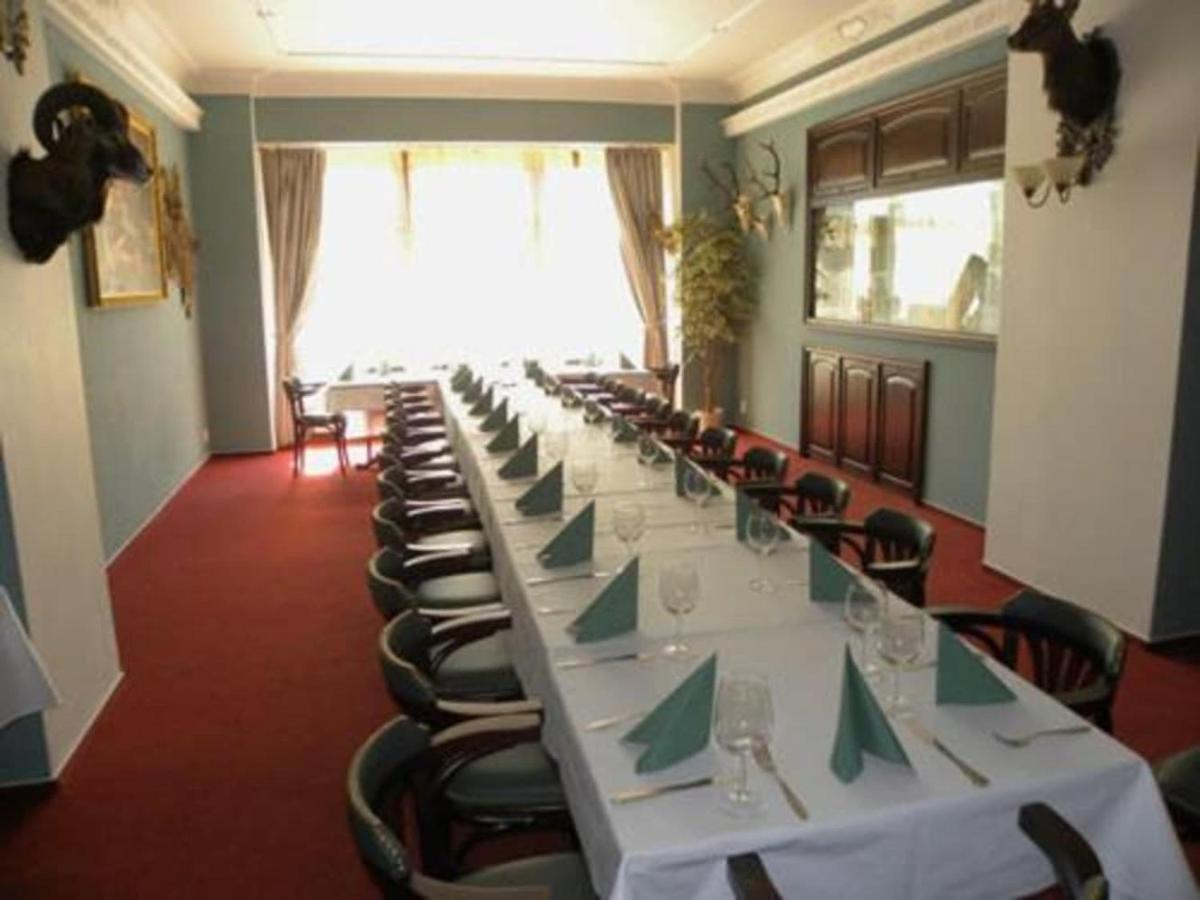 Hotel Cerny Orel Zatec Exterior foto
