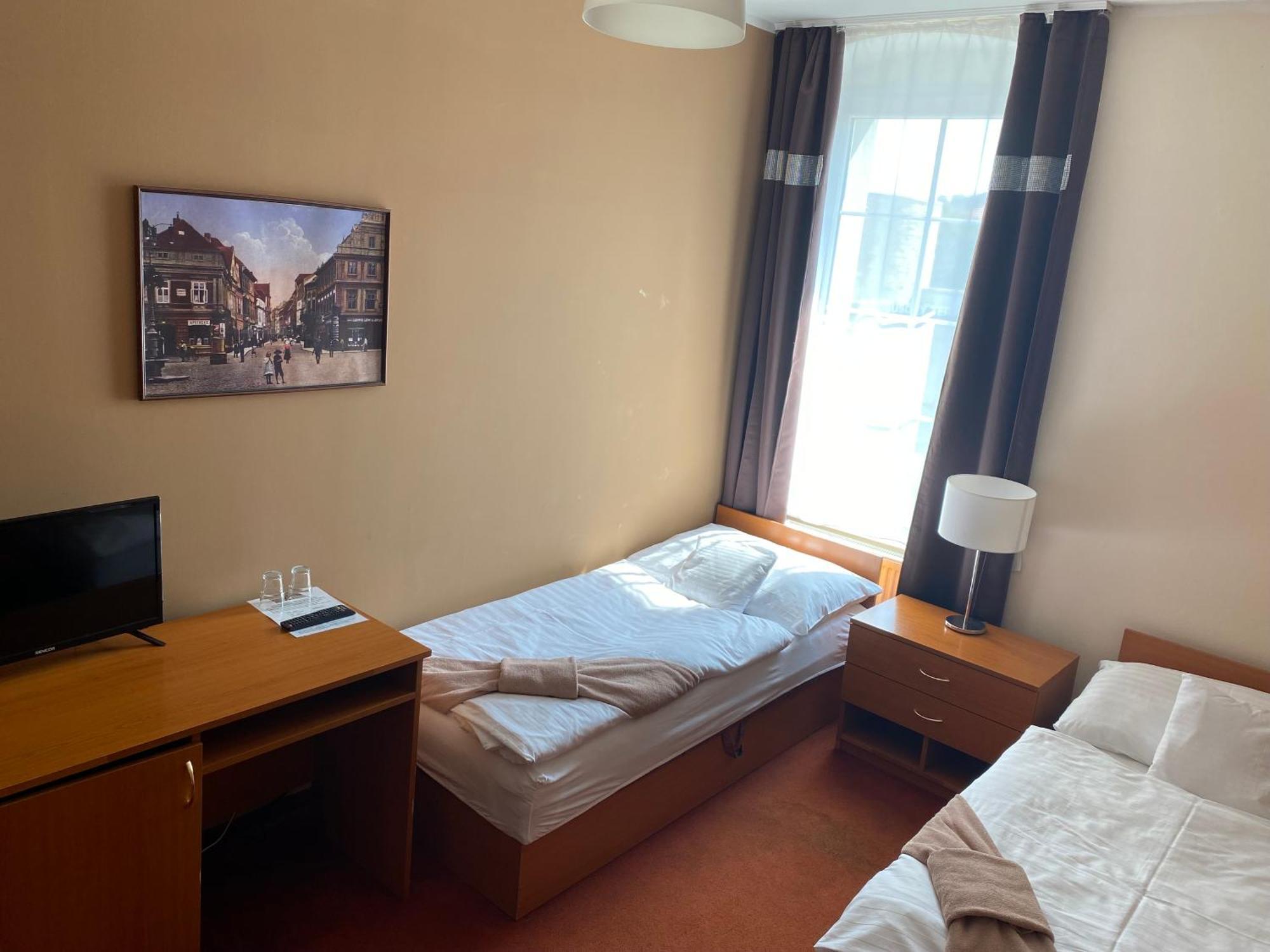 Hotel Cerny Orel Zatec Exterior foto